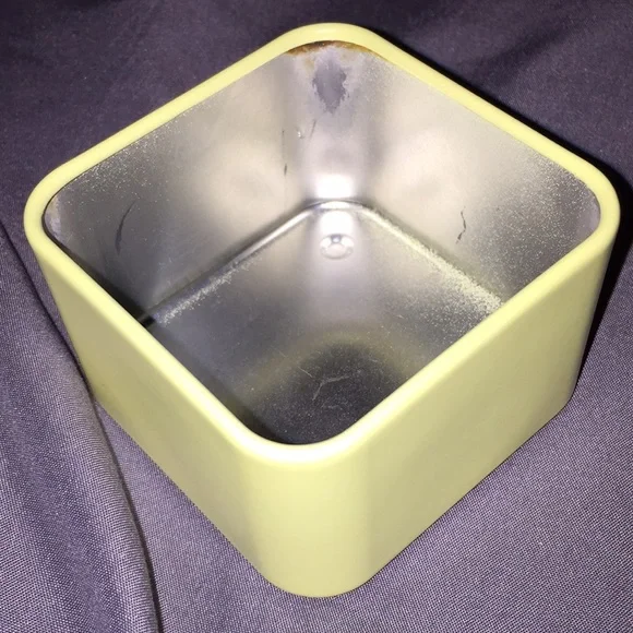 Empty Henri Bendel Travel Candle Tin Lemon Verbena - Picture 10 of 14